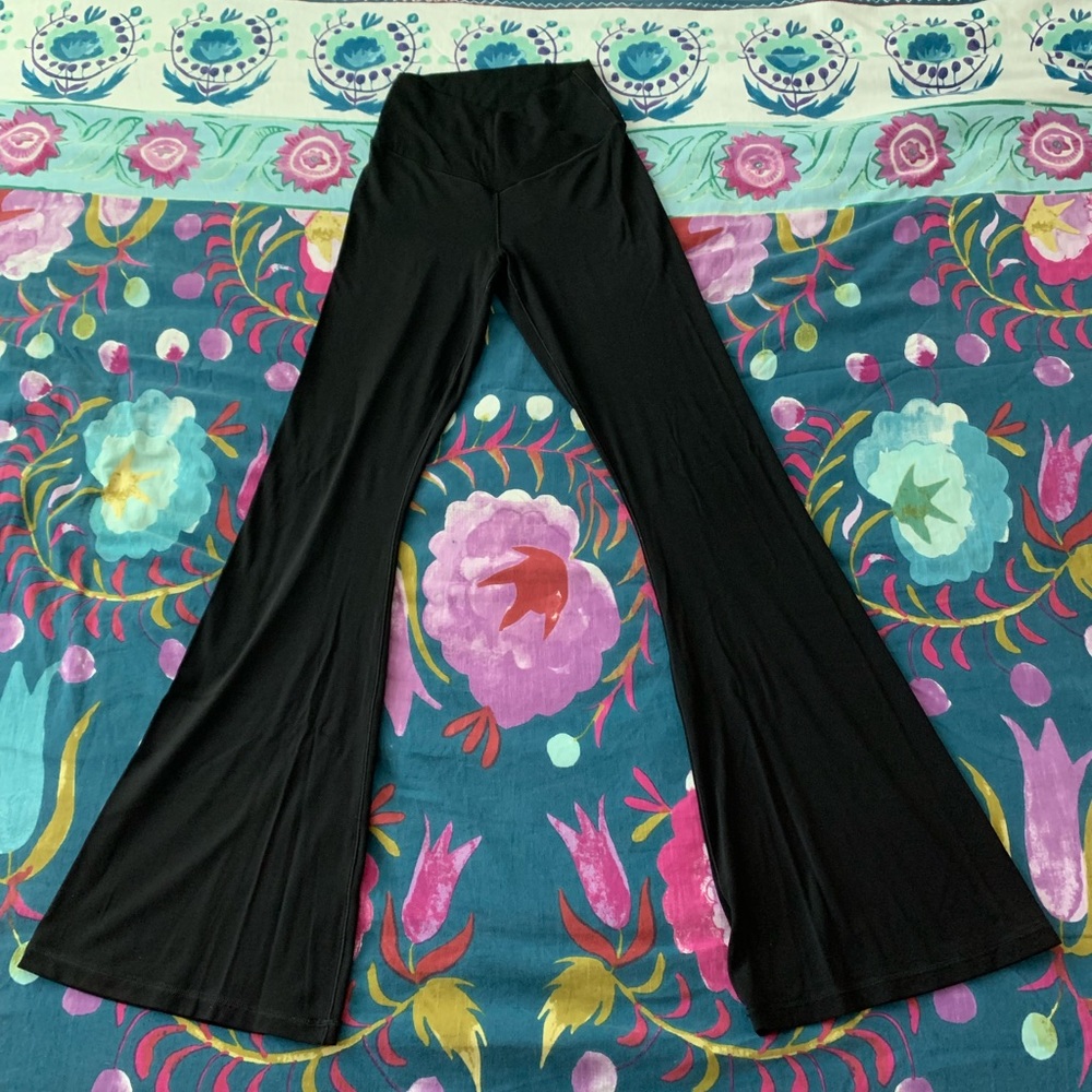 Aerie Real Me High Waisted Crossover Flare Legging